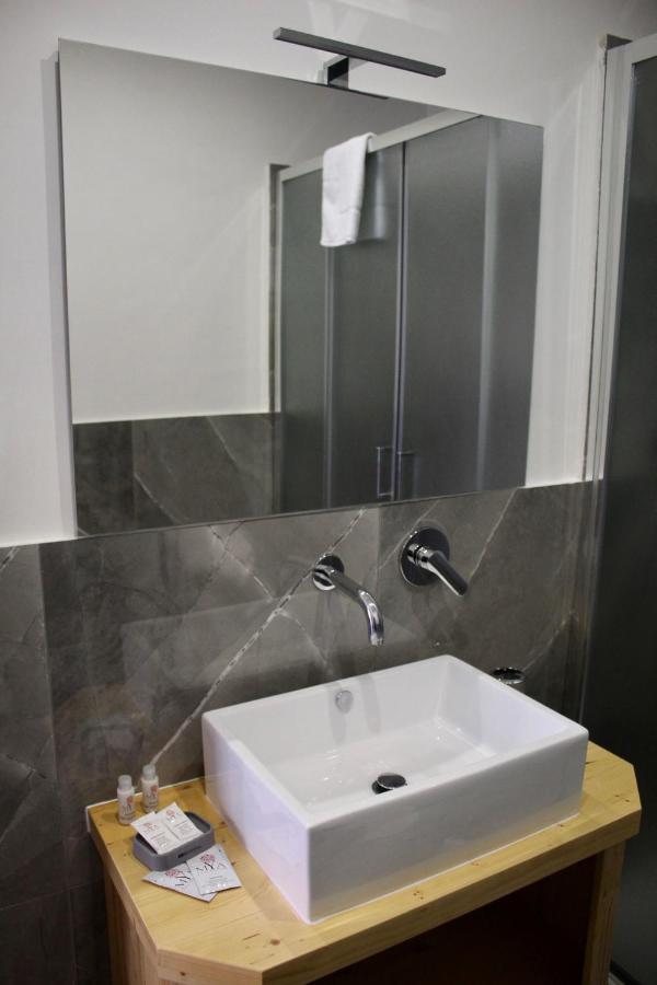 Be Italian Flat Sanfelice Hotel Napoli Bagian luar foto
