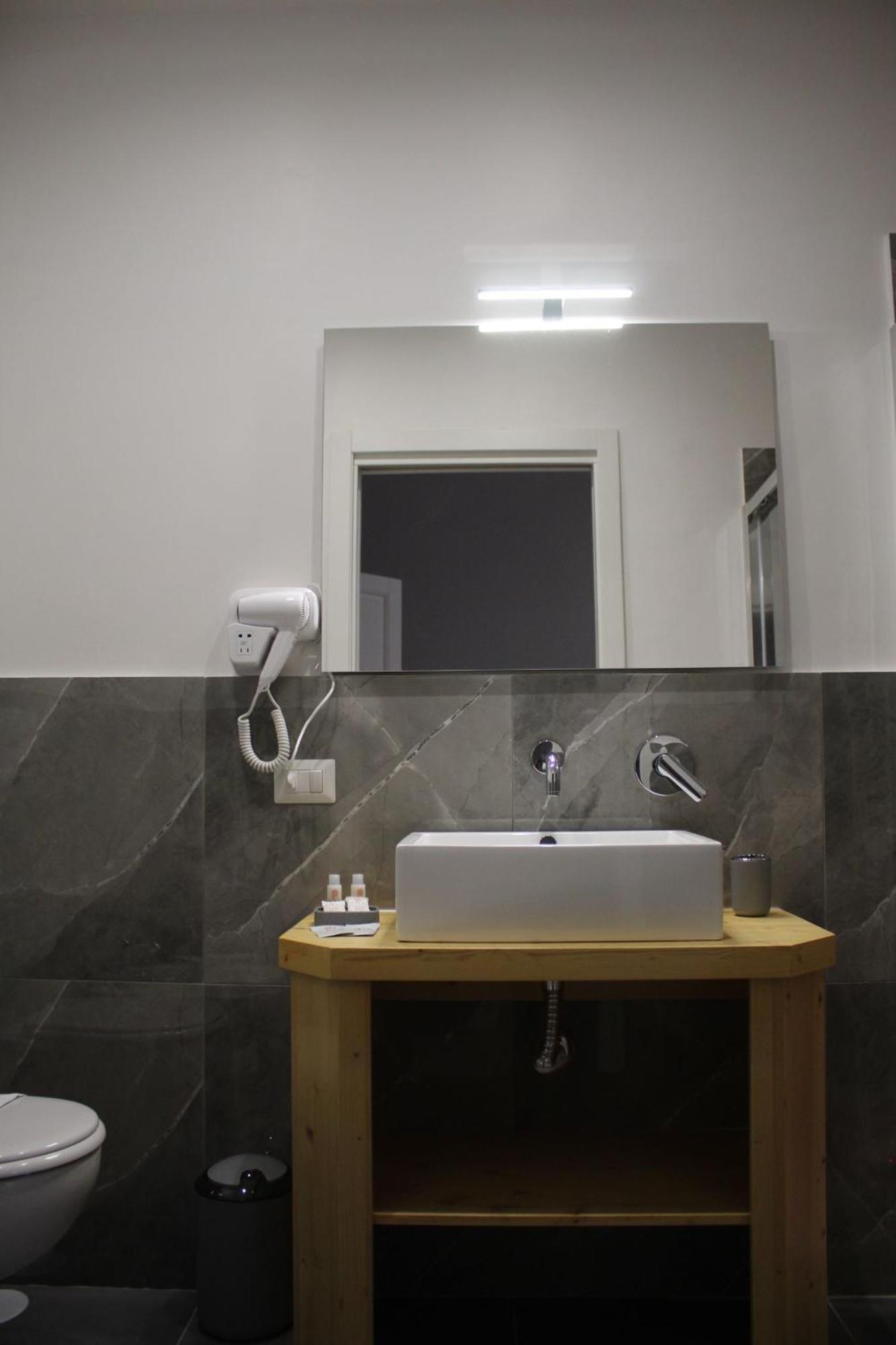 Be Italian Flat Sanfelice Hotel Napoli Bagian luar foto